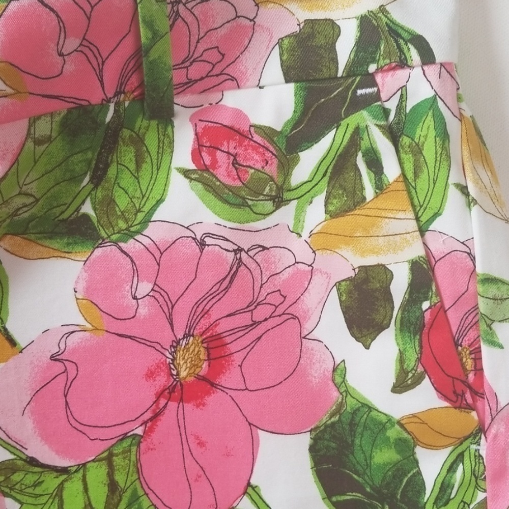 ANN TAYLOR FACTORY Foral Shorts! - Picture 4 of 5